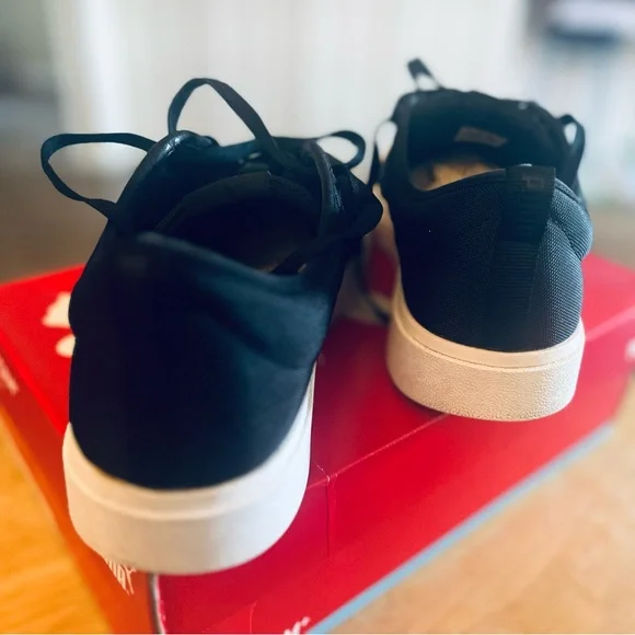 Puma Black Canvas Sneakers Low-Profile Design - Picture 5 of 5